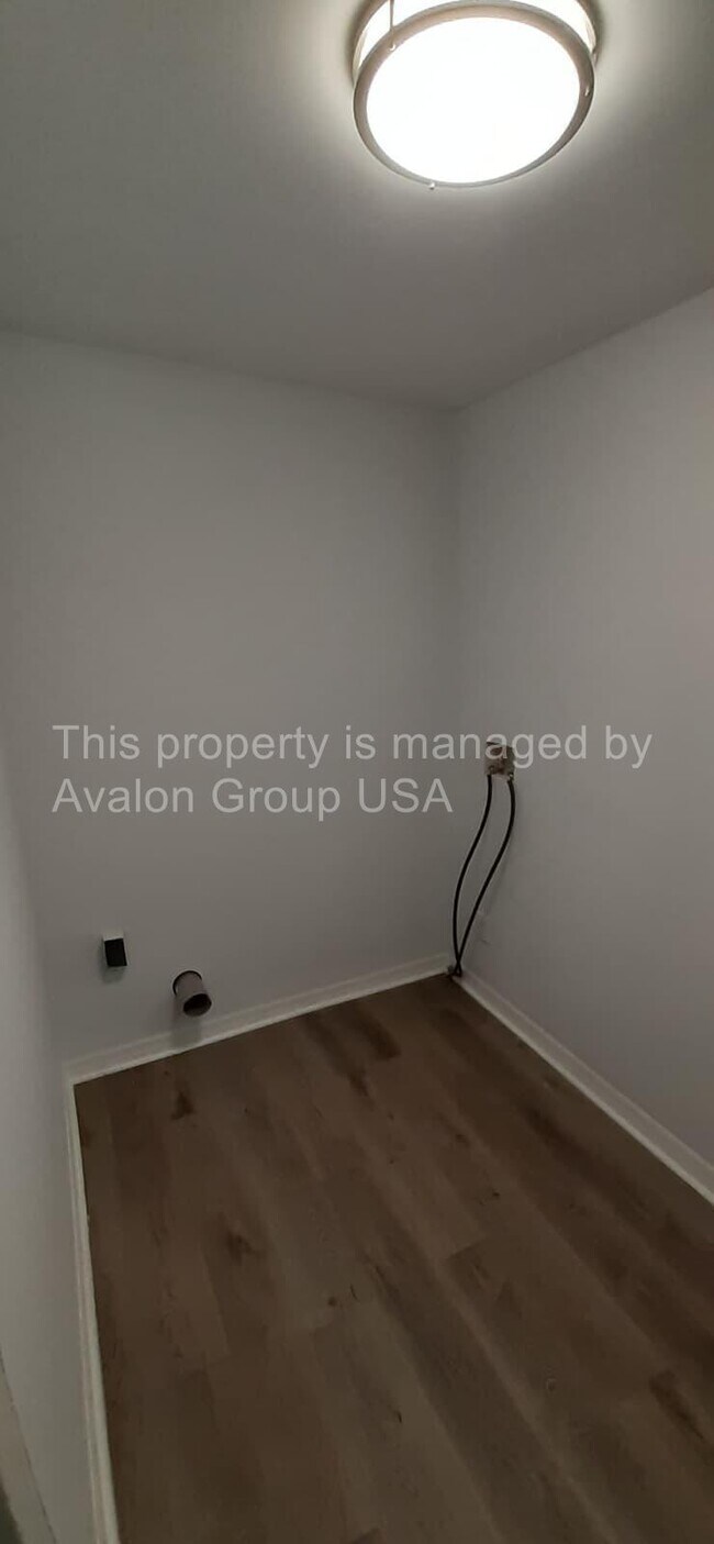 Foto del edificio - 1184 E 18th St