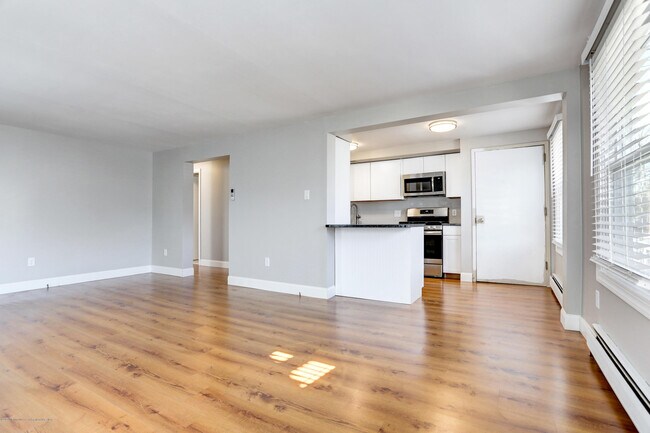 Building Photo - 1226 Briarwood Rd