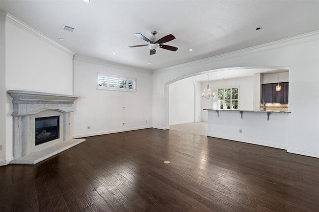 Building Photo - 8917 Villa Norte Dr