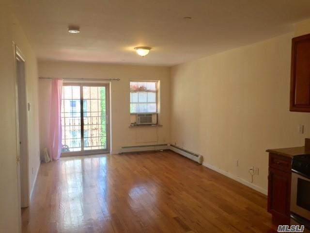 Foto del edificio - 10827 63rd Ave