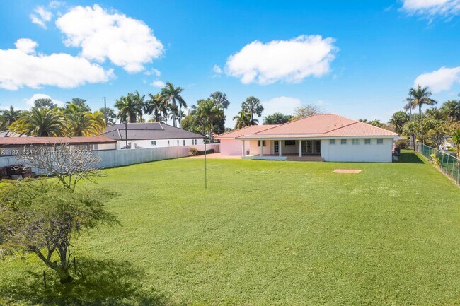 Building Photo - 161 SW 129th Ave
