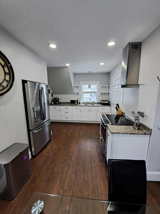 Photo - 14 Roy St Apartment