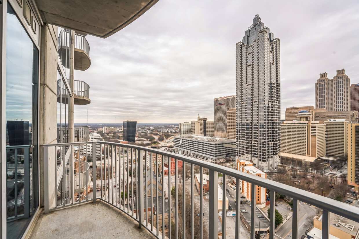 Primary Photo - 400 W Peachtree St NW