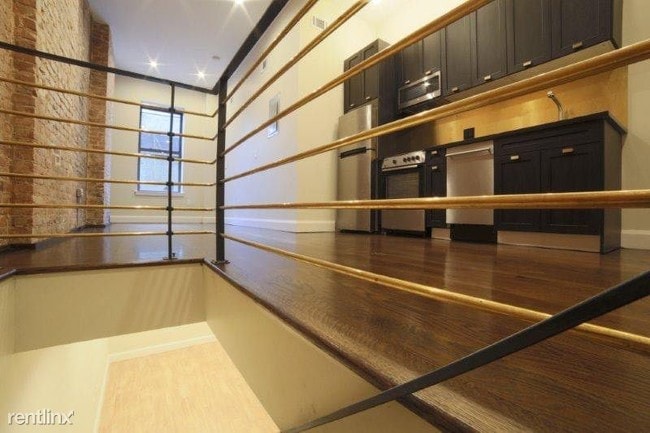 Building Photo - 1 br, 1 bath  - 221 Ralph Ave