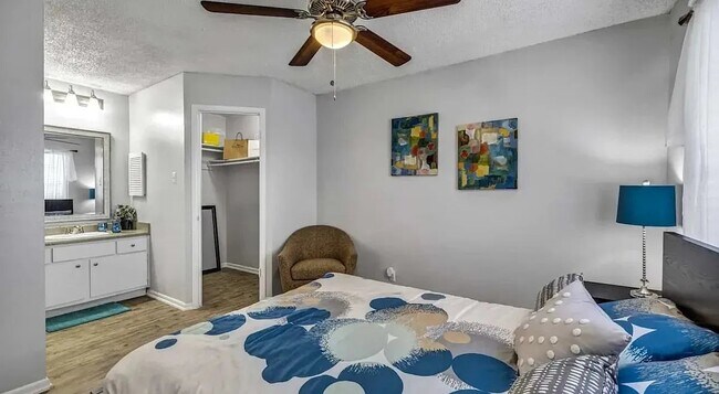Foto del edificio - 3631 Callaghan Rd