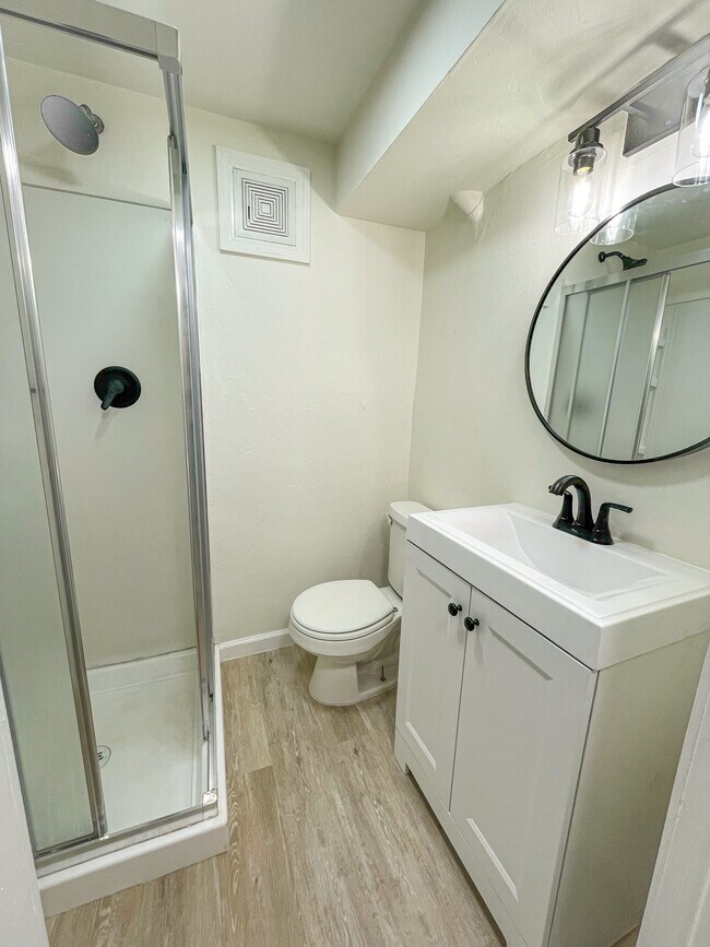 Bathroom - 821 Sir Francis Drake Blvd