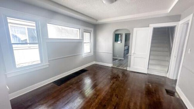 Foto del edificio - 5623 Park Ave