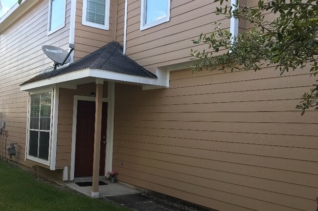Foto del edificio - 12475 Saratoga Woods Ln