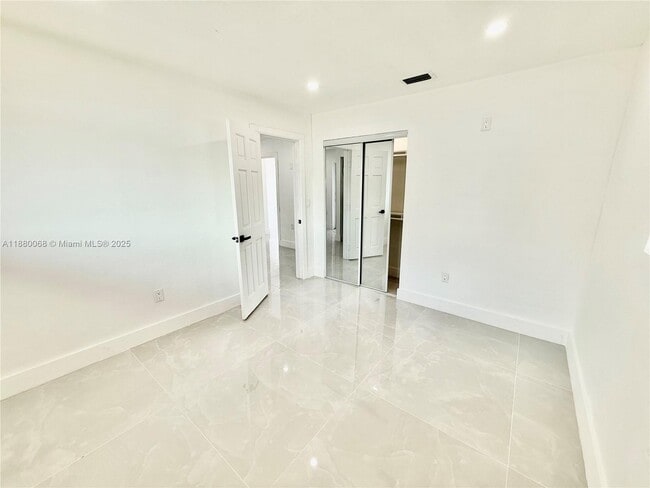 Foto del edificio - 2885 NW 56th St