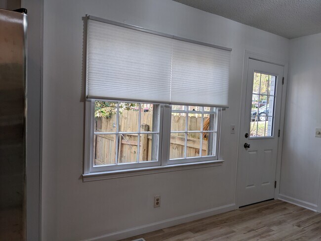 Foto del edificio - 7413 Barberry Ct