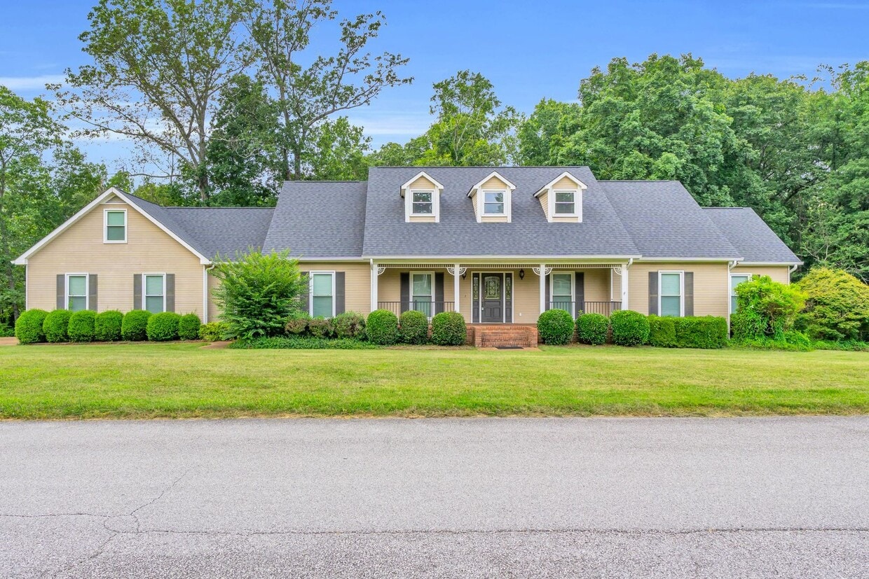 Primary Photo - Signal Mountain Home with 4-5 bedrooms!