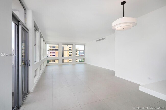Foto del edificio - 700 Biltmore Way