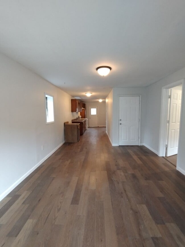 Building Photo - Newly Remodeled House in Rossville