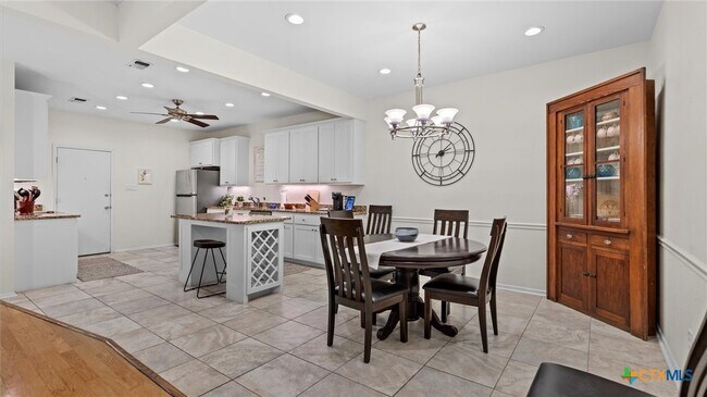 Foto del edificio - 2321 Brittany Grace