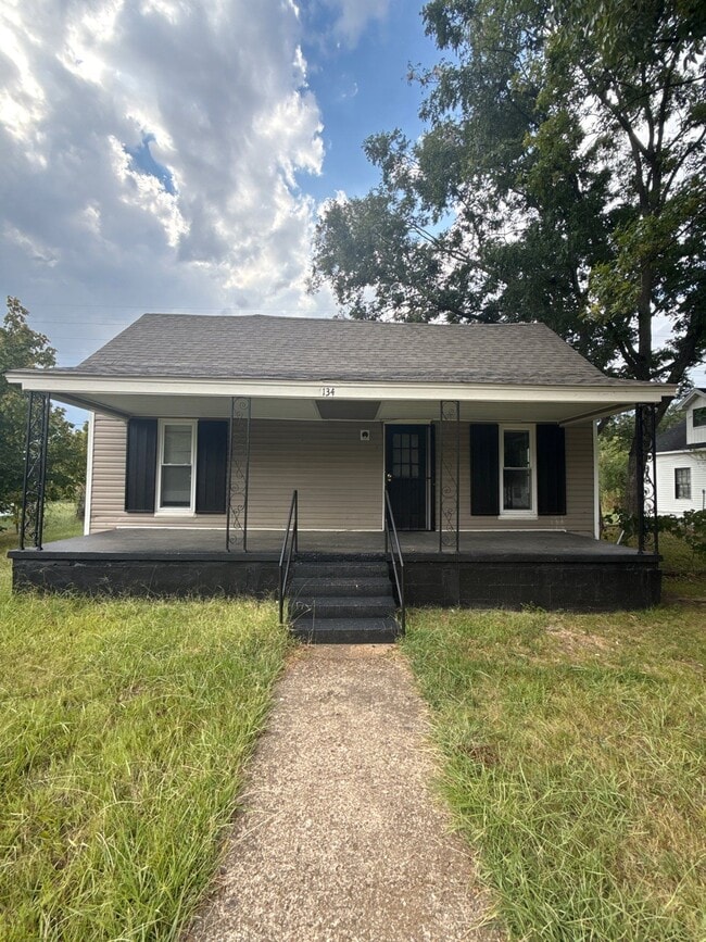 Building Photo - 134 Tuxedo Dr