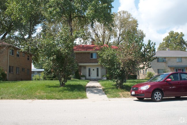 Building Photo - 5327 N Mohawk Ave