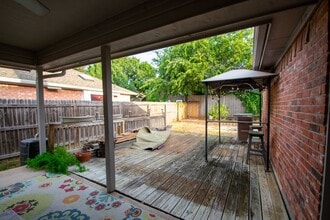 Building Photo - 8728 Elbe Trail