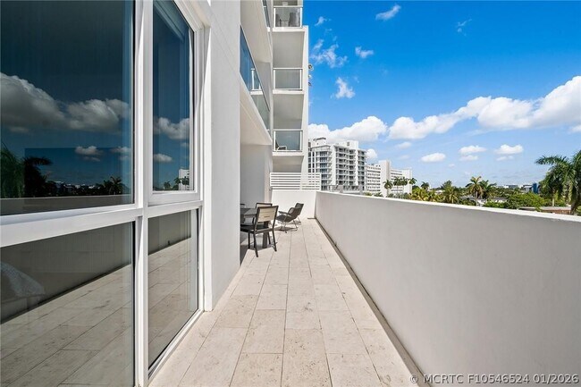 Foto del edificio - 401 N Birch Rd