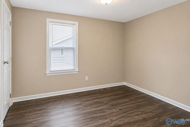 Foto del edificio - 3912 Pine Ave SW