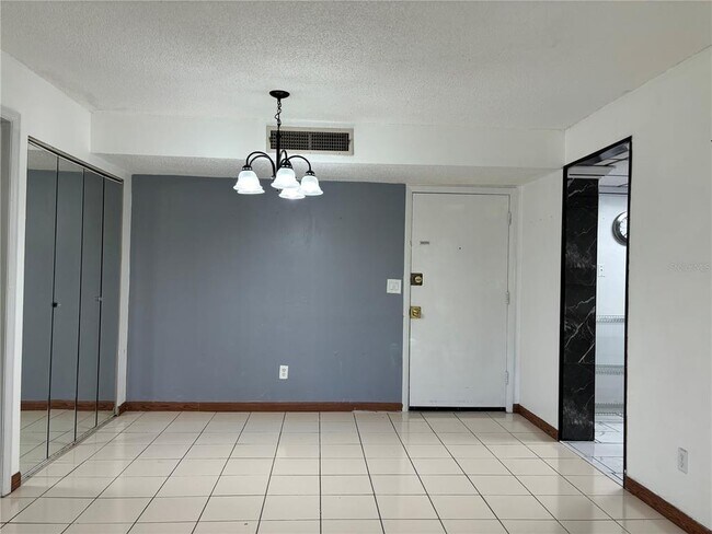 Foto del edificio - 802 Oakgrove Dr