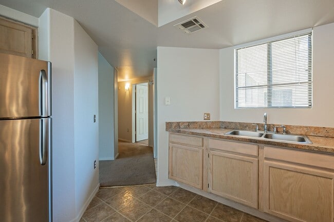 Foto del edificio - Move In Ready! Two Bedrooms - Tuscany Villas