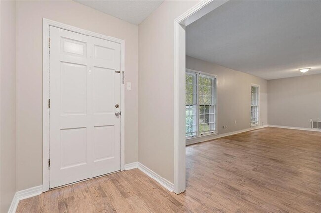 Foto del edificio - 2951 Yorkwood Rd E