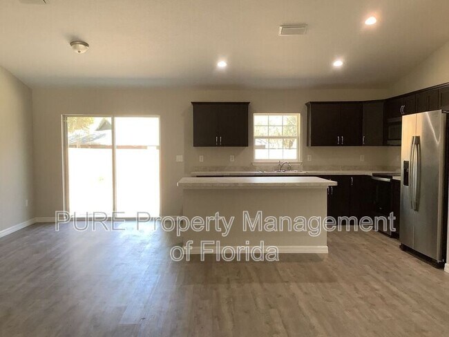 Foto del edificio - 4 Water Track Dr