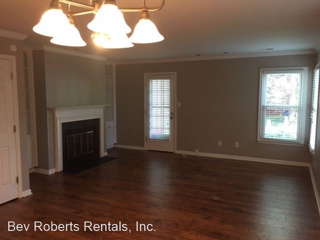 Building Photo - 2 br, 2.5 bath House - 4460 Roller Court