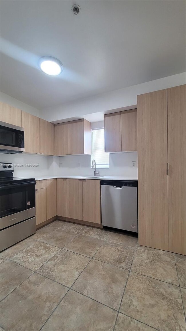 Foto del edificio - 948 SW 3rd St