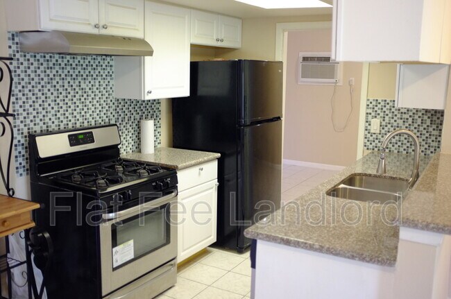 Foto del edificio - 6310 French Chateau Dr