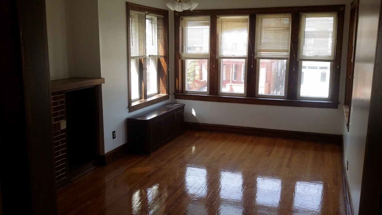 Primary Photo - 5547 W Adams St