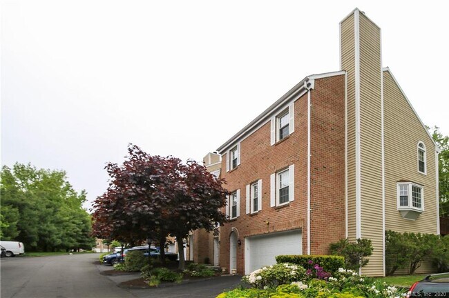 Foto del edificio - 88 Kingswood Dr