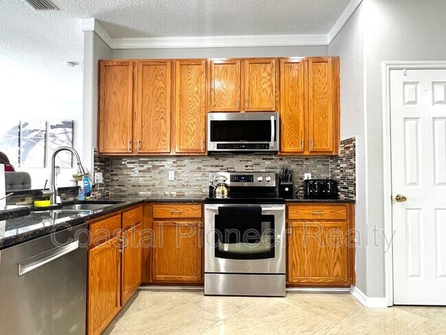 Building Photo - 8848 Cameron Crest Dr