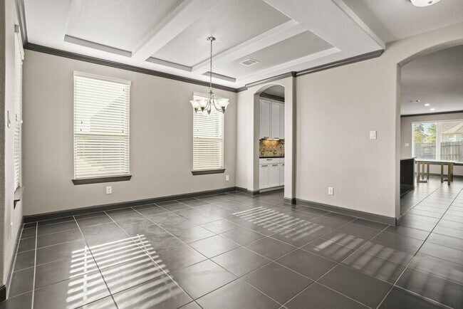 Foto del edificio - 14105 N Lake Branch Ln