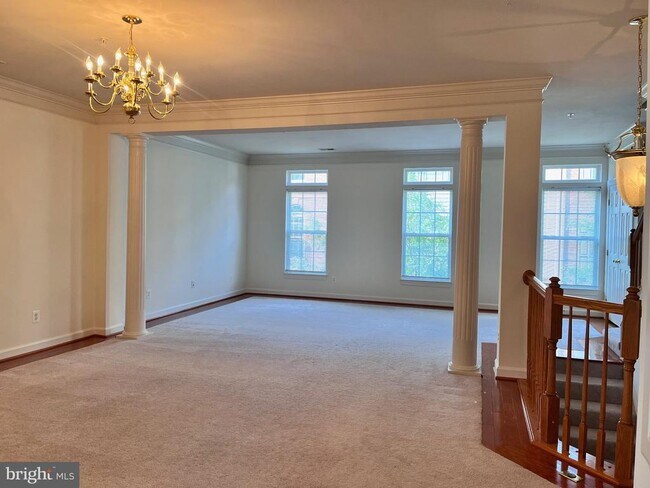 Foto del edificio - 5605 Harrington Falls Ln