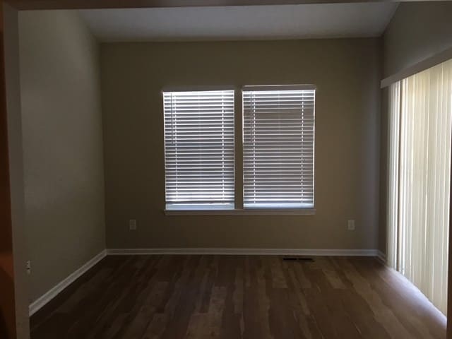 Foto del edificio - 317 Evergreen Cir