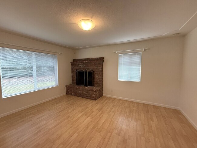 Foto del edificio - Secluded 2bd/1ba Carmichael Charmer near S...