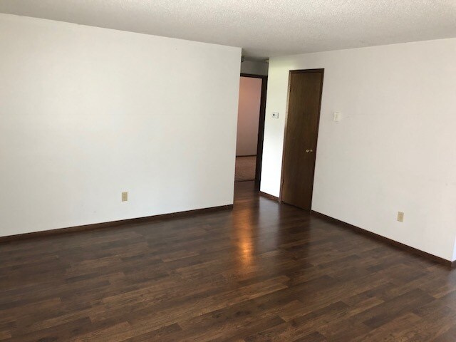 Foto del edificio - 1519 W Euclid Ave