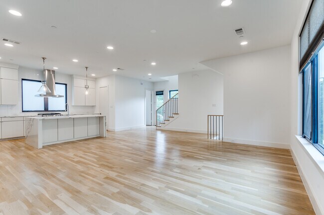 Building Photo - 2703 Kimsey Dr