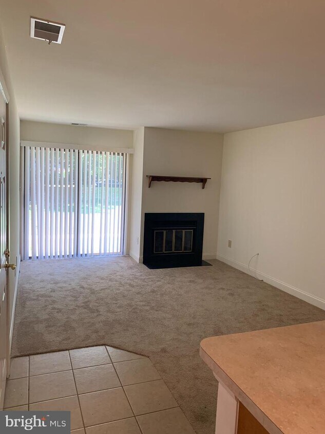 Primary Photo - 257 Barclay Ct