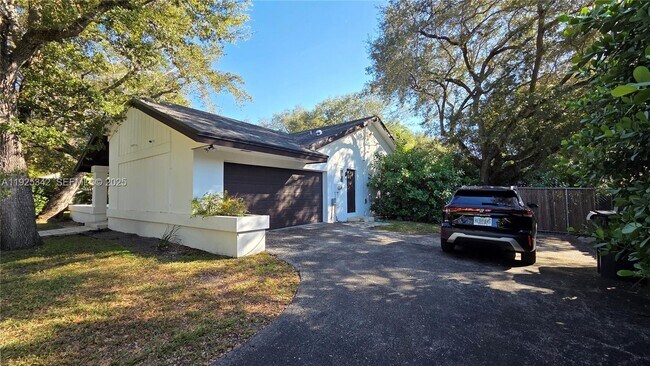 Building Photo - 7400 SW 166th St