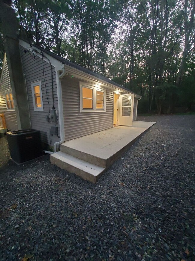 Building Photo - 1612 Johns Rd