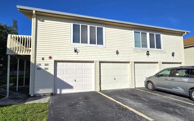 Foto del edificio - 1024 Spring Meadow Dr