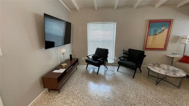 Building Photo - 2832 Bay St