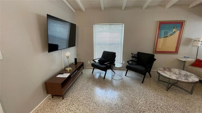 Foto del edificio - 2832 Bay St