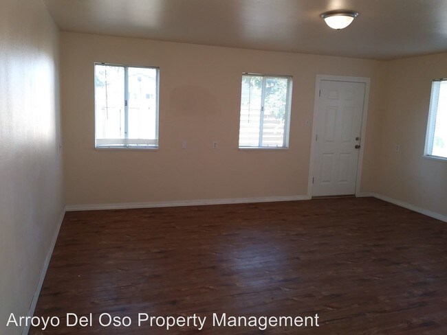 Foto del edificio - 4032 Comanche Rd NE