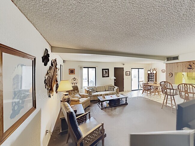 Building Photo - 1956 Montana Vista