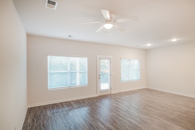 Building Photo - 5537 Cathwick Dr