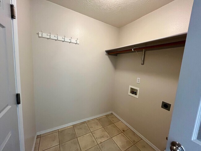 Foto del edificio - 11657 Shelburne St