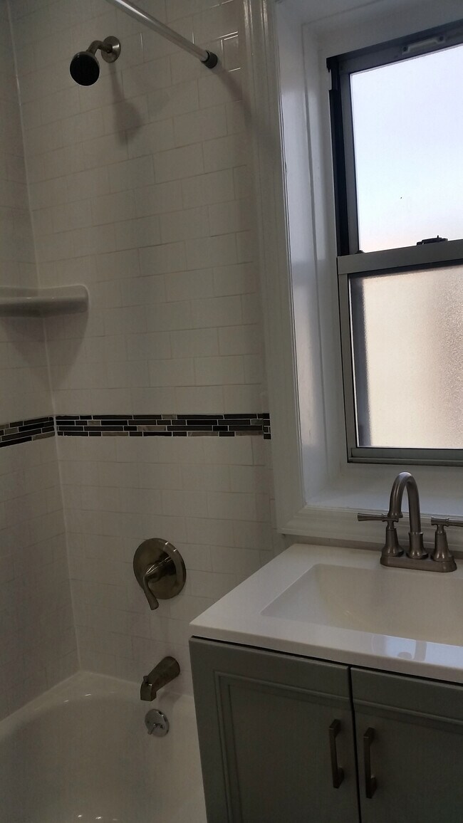 Foto del edificio - 3234 47th St